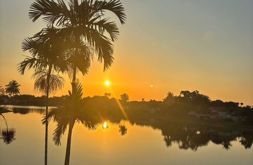 Country Club House | Charming shared house in MIAMI LAKES with gym, pickleball, tennis court and pool