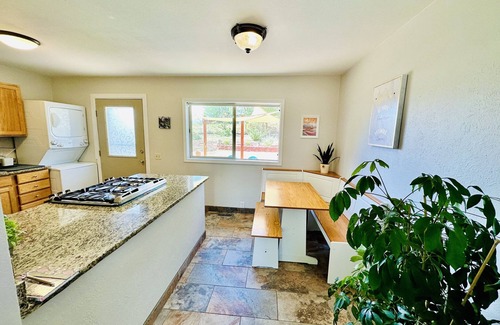 Cortez House | Charming southwestern home in downtown Cortez- 9mins to Mesa Verde