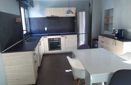 Arc-1600 Apartment | Charming, spacious apartment close to shops with heated terrace