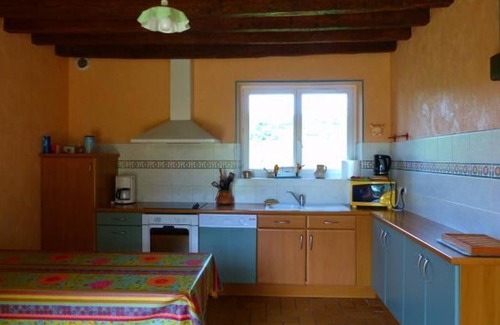 Saint-Remy-de-Sille Cottage | Charming Stone House with Garden, Terrace, Ping-Pong, Near Medieval Sites