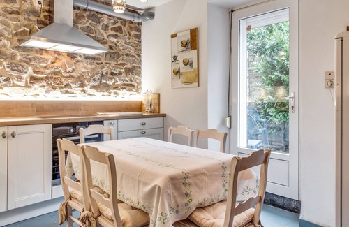Le Mesnil House | Charming Stay in Viroinval