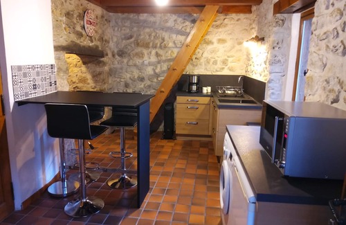 Pomaray Cottage | Charming stone cottage, outdoor SPA, panoramic view.