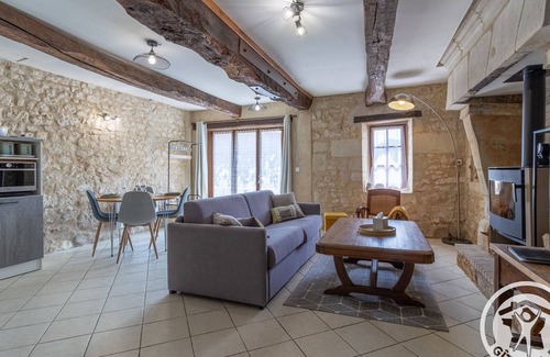 Vaudelnay Cottage | Charming Stone Cottage in Loire Valley - Netflix, Terrace, Near Vineyards & Castle