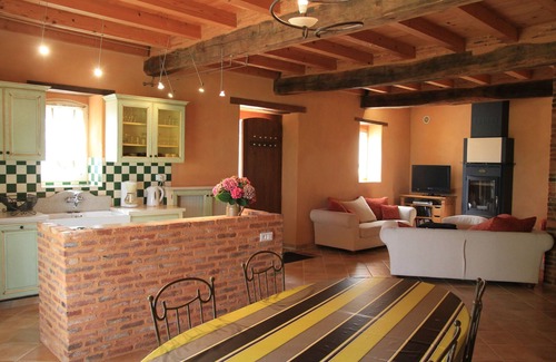 Miramont-Sensacq House | Charming stone gite, south-east of Landes in countryside, peace and relaxation