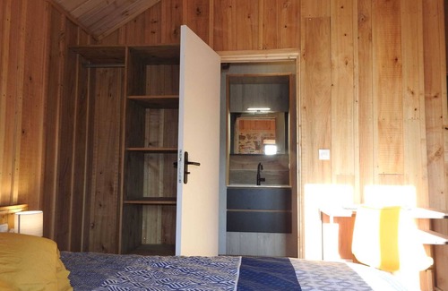 Savignac-Ledrier Bed & Breakfast | Charming stone bedroom, nature & calm Les Secrets de la Nature estate