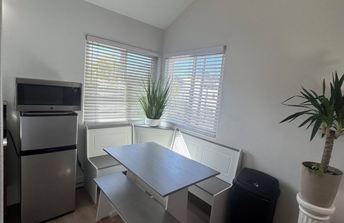 Huntington Beach Apartment | Charming studio in Huntington Beach: Private, Clean, Cozy, Quiet and Updated.