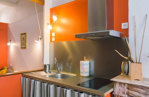 Arles City Centre Apartment | Charming studio 2 minutes from the Arena