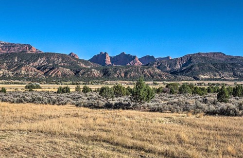 New Harmony Apartment | Charming Studio - 3 Miles From Kolob Canyons!