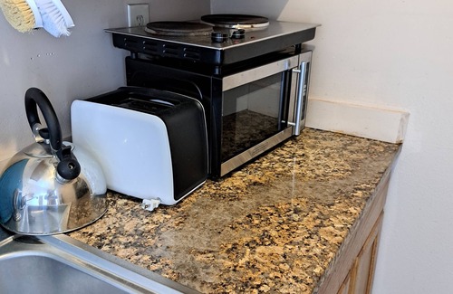Sky Lake Apartment | Charming Studio apartment with AC, WiFi in delightful Orlando