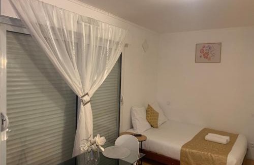 Bretigny-sur-Orge Apartment | Charming Studio with Balneo Shower, Parking Included