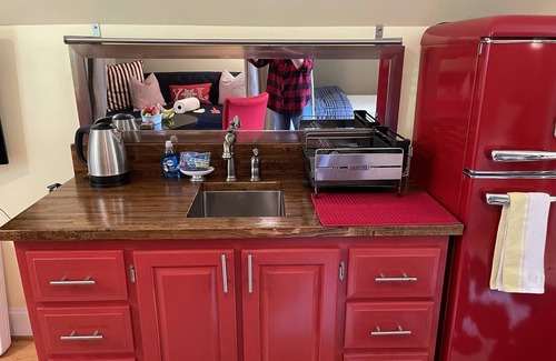 Dallas Apartment | Charming studio garage apartment near Gastonia