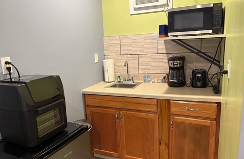 South Pensacola Apartment | Charming studio in lovely Pensacola with AC, Wi-Fi & firestick
