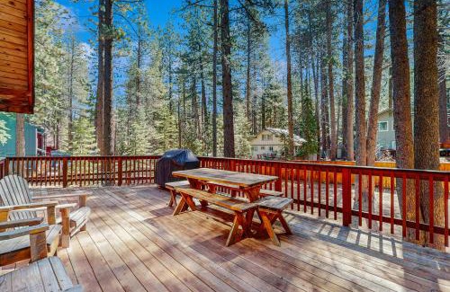 Pioneer Trail Ski Chalet | Charming Tahoe Chalet
