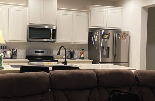College Station House | Charming townhome. 3-bdrm, 2.5 bath with pool. 10 minutes to Kyle Field.