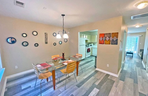 Paw Creek House | Charming Townhome Close to Uptown ~ Free Parking