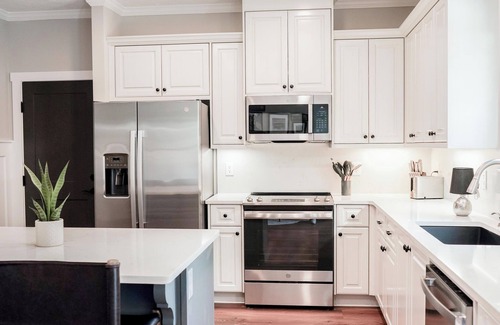 Lincolnton House | Charming townhome Lincolnton - perfect for fishing tournaments or lake getaway!