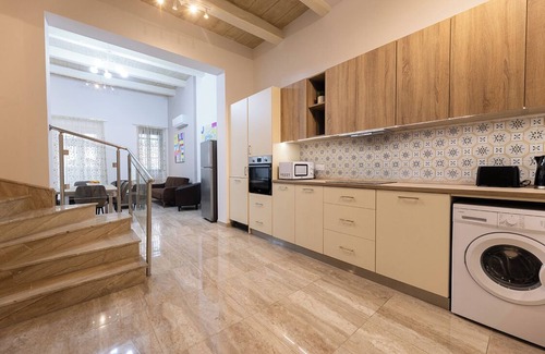 Msida House | Charming townhouse, fully airconditioned in central Imsida.