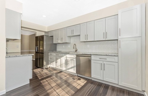 Germantown House | Charming Townhouse in Germantown, MD - Sleeps 10