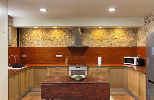 Castellet House | Charming townhouse with private pool close to Barcelona