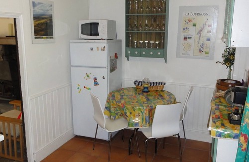 Lusigny-sur-Ouche House | Charming traditional stone built house in a delightful village