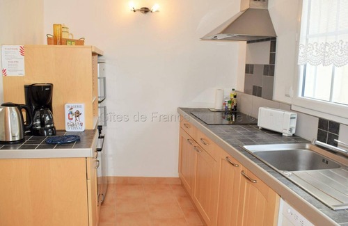 Savigny-en-Veron Cottage | Charming Tufa Stone Cottage with Courtyard, Near Loire Castles, Electric Bike Rental Available