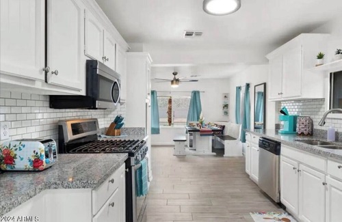 Governmental Mall House | 🏡 Charming Two-Bedroom Oasis in Downtown Phoenix! 🌞