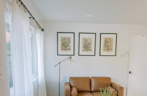 Medford House | Charming Two!! Centrally located townhome in East Medford