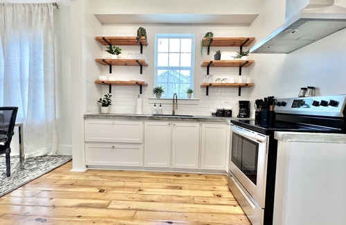 Beauregard Town Historic District Cottage | Charming, updated cottage in Downtown Baton Rouge