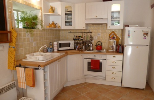 Pernes-les-Fontaines Cottage | Charming village cottage renovated with taste at the heart of the Vaucluse