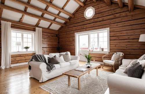 Ammeberg Villa | Charming Villa at Askersund Golf Resort