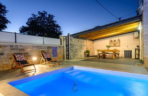 Muntrilj Villa | Charming Villa Casa E&J with Private Pool for up to 4 Guests