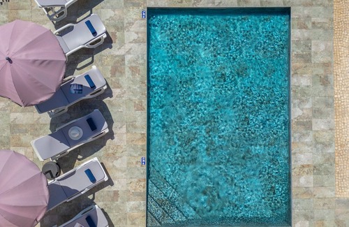 The Strip Villa | Charming Villa with Private Pool, A/C, and Wi-Fi