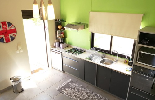 Albion Villa | CHARMING VILLA WITH SWIMMING POOL NEAR THE BEACH