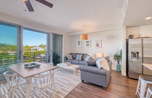 North Trail Condo | Charming Waterfront 1/1.5 Beautiful Sunsets at the Strand!