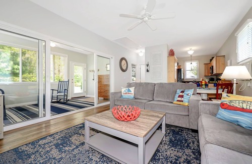 Summer Village Cottage | Charming Wells cottage w/amenities galore! 1 mile to beach, 3 miles to Ogunquit
