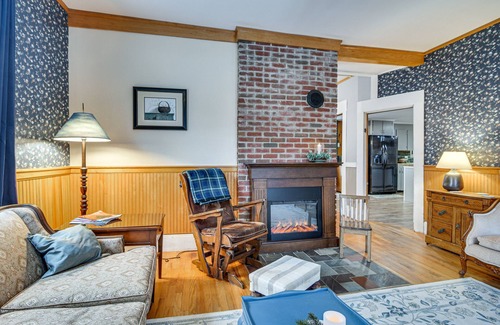 Dryden House | Charming Wilton Vacation Rental w/Fire Pit
