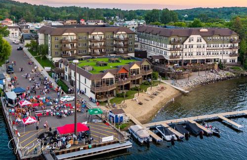 Walker Hotel | Chase On The Lake