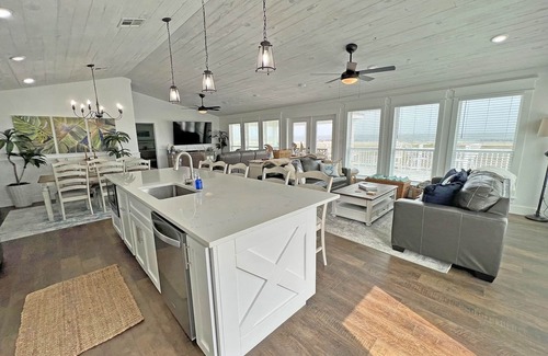 Grand Isle House | Chasin Tail - Beachfront - Island Realty
