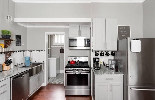 Germantown House | Chat on Garden Swings Germantown Getaway