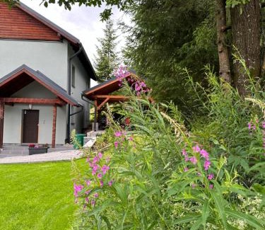 Zdiar House | Chata pod smrečkami s krbom a krásnym prostredím