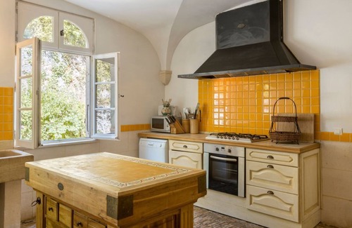 Annesse-et-Beaulieu Other | Chateau Des Bois - Six Bedroom Castle, Sleeps 12