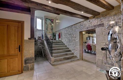 Mezieres-sur-Couesnon Bed & Breakfast | Chateau de la giraudais