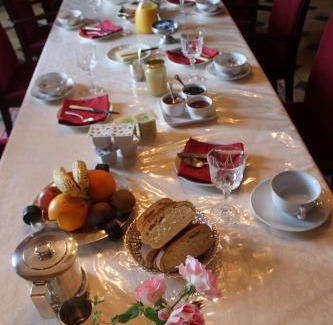 Deux-Chaises Bed & Breakfast | Chateau de Longeville