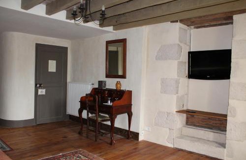 Varennes-Vauzelles Bed & Breakfast | Chateau Du Four De Vaux