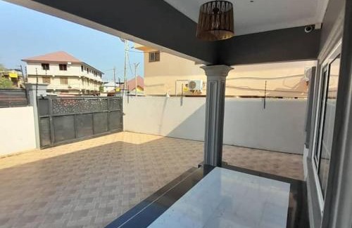 Ashaiman House | Chateau Eyram