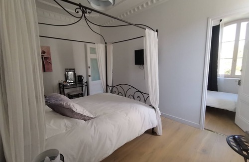 Saint-Genix-sur-Guiers Bed & Breakfast | Chateau de Saint-Genix