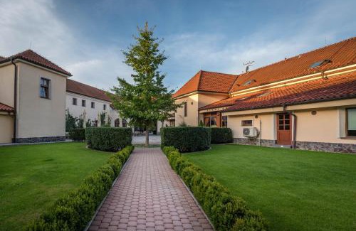 Krakovany Hotel | Chateau Krakovany