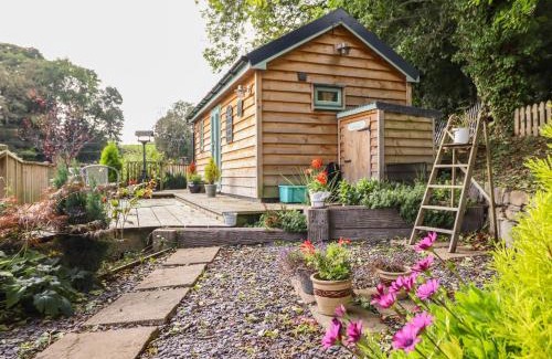 Caersws House | Chateau Petit