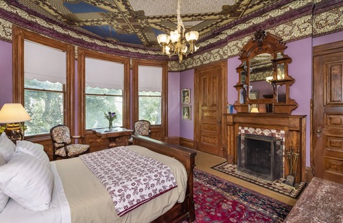 Western Addition Bed & Breakfast | Chateau Tivoli B&B