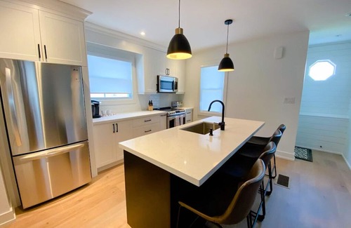 Niagara-on-the-Lake House | Chateau Vino - newly renovated home in the heart of NOTL wine country!